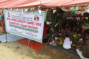 मृतकहरुको चिरशान्तीको कामना गर्दै सडकमै पुजा