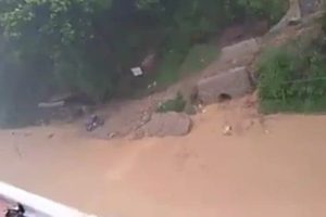 लेदोले पृथ्वी राजमार्ग अवरुद्ध