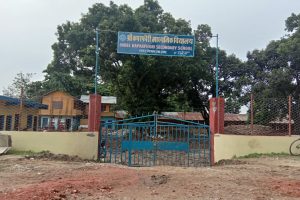 विद्यालय हाताभित्र रक्सी खाएको भन्दै ५ जना शिक्षक पक्राउ