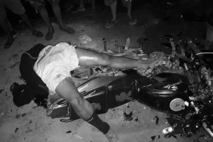 पैदल यात्रीलाई ठक्कर दिएर भाग्न खोज्दा मोटरसाइकल दुर्घटना , चालकको मृत्यु