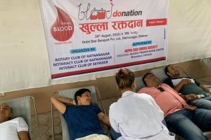 रत्ननगरमा ४०५ जनाले गरे रक्तदान
