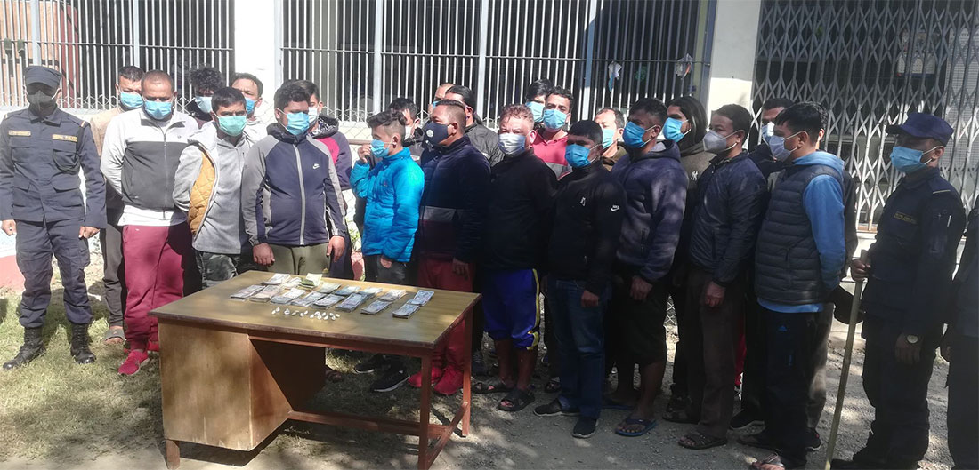 चितवनमा ५ लाख रुपैयाँसहित २४ जुवाडे पक्राउ