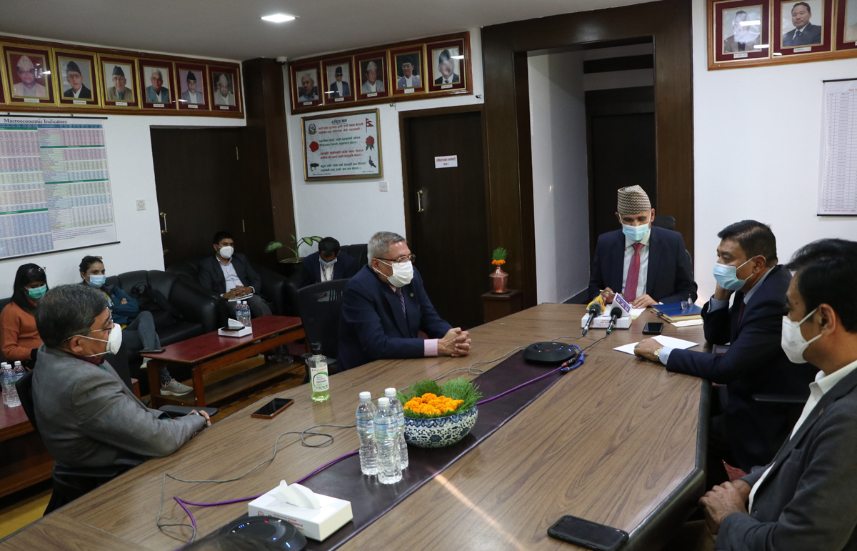 निजी क्षेत्रको मनोबल बढाउँछौं : अर्थमन्त्री