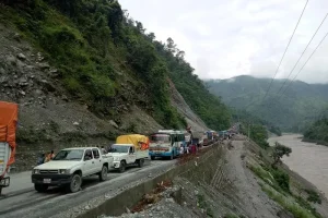 नारायणगढ मुग्लिन सडक खण्डमा चार घण्टा सवारी आवागमन रोकिने