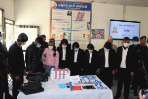 राजस्वका कर्मचारी बनेर ठगी गरेको आरोपमा आठ जना पक्राउ