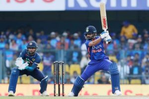 विश्वकप फाइनल : २०३ रनमा भारतले गुमायो छैटौँ विकेट