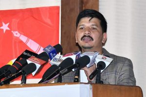 नेतालाई छोराछोरी सरकारी विद्यालयमा पढाउन रोकायको आग्रह