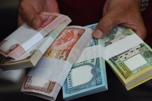 आजदेखि नयाँ नोट साट्न पाइने, कहाँ-कहाँ पाइन्छ ?