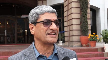 वीरगन्ज पुगेर गृहमन्त्री लेखकद्वारा हैजा प्रभावित बिरामीको स्वास्थ्य अवस्थाबारे जानकारी