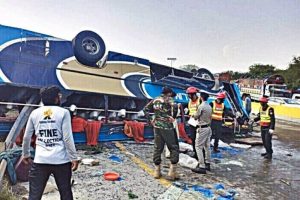 पाकिस्तानमा बस दुर्घटना हँदा २८ जनाको मृत्यु, २० घाइते