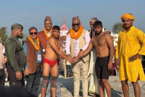 खैरहनी महोत्सवमा महिला,पुरुष कुस्ती प्रतियोगिता