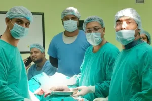 ९ वर्षीया बालिकाको पेटभित्र एक किलो कपाल, कारण सुनेपछि सबै चकित