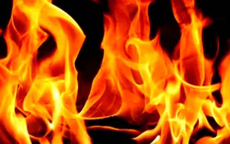 सर्लाहीमा युवकद्वारा आत्मदाहको प्रयास, हेलिकप्टरमार्फत काठमाडौं ल्याइँदै