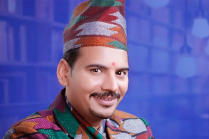 हरेक फिल्म रिलिजअघि पिताको आशिर्वाद लिन गाउँ जाने माग्ने बुढा