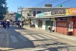 बाराको सिमरामा झडपपछि प्रशासनको कर्फ्यू, एमाले नेता बस्नेत र पोखरेलको आगमनसँगै तनाव