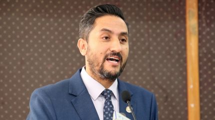 एनआरएनएलाई पार्टीको नबनाइदिनुहोला : मन्त्री खरेल