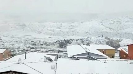 सगरमाथा क्षेत्रमा तीन दिनदेखि उडान ठप्प, लुक्ला–नाम्चेका होटलमा पर्यटक खचाखच