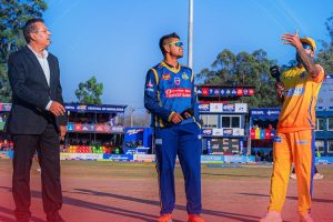 विराटनगर किंग्सले सुदूरपश्चिम रोयल्सविरुद्ध पहिले बलिङ गर्दै