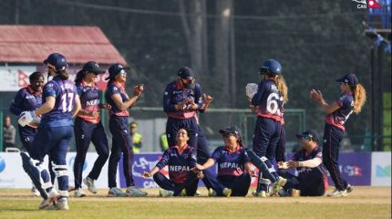 १४१ रनको लक्ष्य पछ्याउँदै ६८ रनमै समेटियो नेपाल