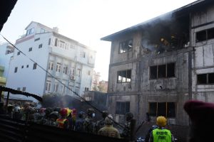 गैरीगाउँ गोदाममा आगलागी, नजिकैको स्कुल भवनमा समेत क्षति