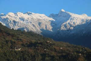 ताप्लेजुङका उच्च हिमाली क्षेत्रमा बाक्लो हिमपात, डाँडाकाँडा सेताम्मे