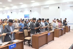 नवनिर्वाचित सांसदद्वारा शपथ ग्रहण, संसद्मा नयाँ शक्तिहरूको मजबुत उपस्थिति