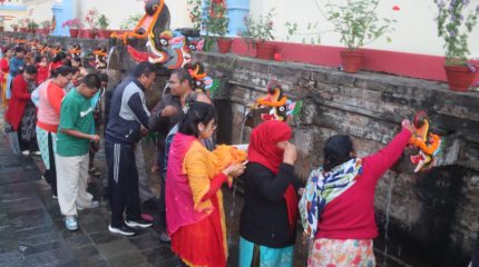 बालाजु बाइसधारामा ल्हुति पुन्हि मेला सुरु, स्नान गर्न भक्तजनको भीड