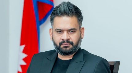 गृहमन्त्रीको राजीनामापछि प्रधानमन्त्री बालेनले गृह मन्त्रालय आफैंसँग राख्ने