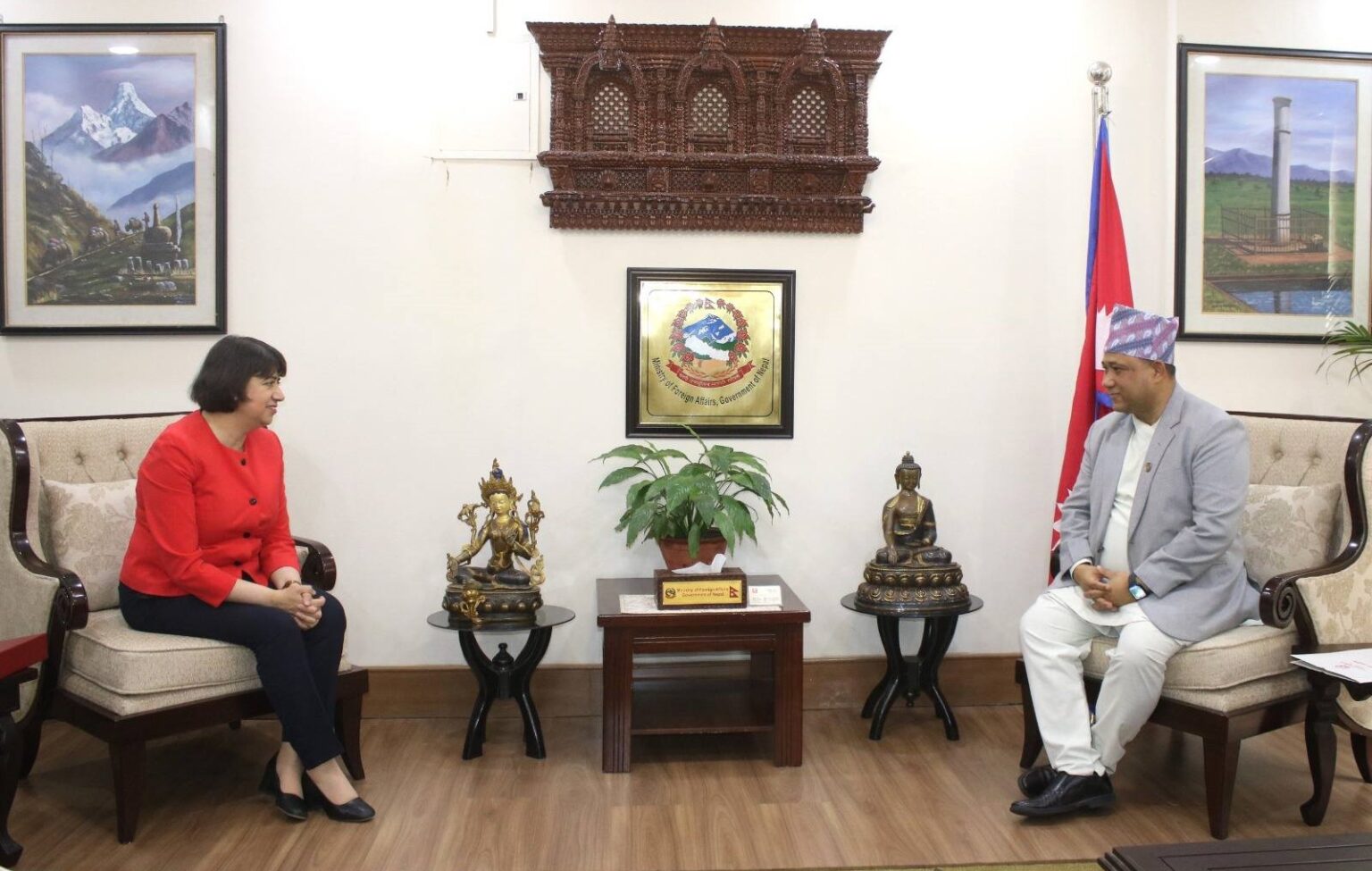 नेपाल–बेलायत सम्बन्ध सुदृढ गर्न मन्त्रीस्तरीय भेटवार्ता