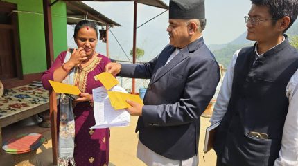 हुलाकमार्फत सरकारी कागजात घरमै: १९ जिल्लामा सेवा सुरु