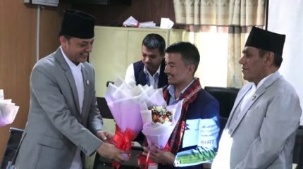 सांसद शेर्पाको कीर्तिमानी आरोहणको सम्मान, ७० हिमाल चढिसकेको खुलासा