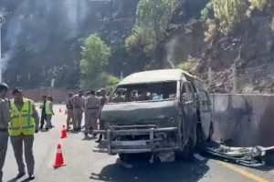 पाकिस्तानमा पर्यटक बस दुर्घटना, १० जनाको मृत्यु