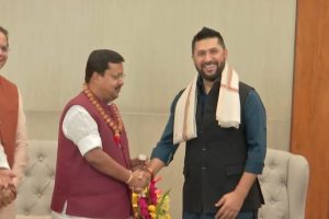 भाजपा मुख्यालयमा रवि लामिछानेको भव्य स्वागत, अध्यक्ष नीतिन नविनसँग भेट