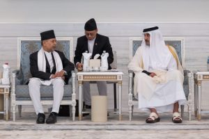 कतारका अमिरसँग उपराष्ट्रपति यादवको भेट, राष्ट्रपतिको समवेदनापत्र हस्तान्तरण
