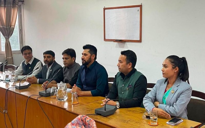 सामाजिक सद्भाव कायम गर्न क्षेत्रमा जान सांसदलाई रवि लामिछानेको निर्देशन
