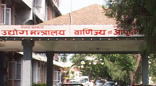 लेबलविहीन, मिसावटयुक्त र अवैध सामान बेच्नेलाई कडा कारबाही गरिने सरकारको चेतावनी