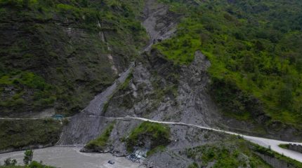 फापरखेत पहिरोको विकल्पमा म्याग्दी नदीमाथि पक्की मोटरेबल पुल बन्ने