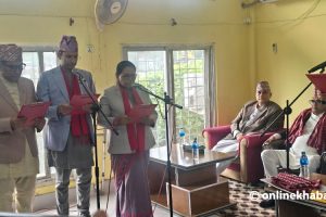 सुदूरपश्चिमका नवनियुक्त मुख्यमन्त्री भट्टले लिए शपथ