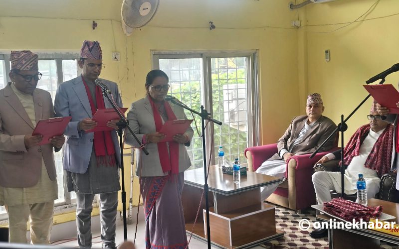 सुदूरपश्चिमका नवनियुक्त मुख्यमन्त्री भट्टले लिए शपथ